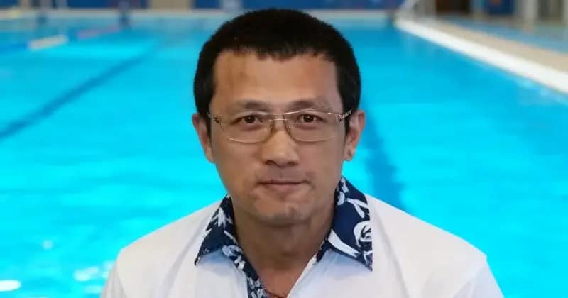 關於鄧泰華教練 - 香港傳奇游泳名將